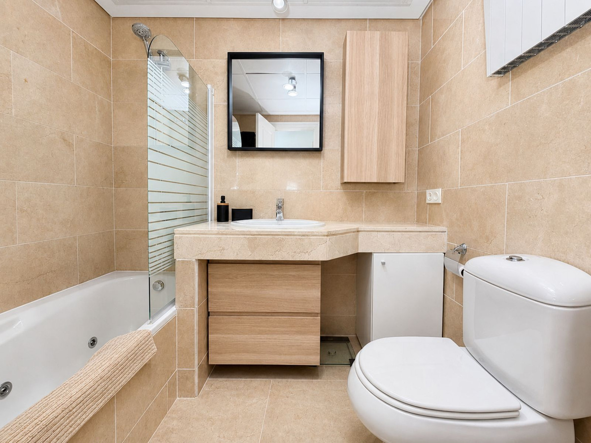 3 Bed Apartment for sale in La Duquesa Costa Del Sol, Málaga, Spain