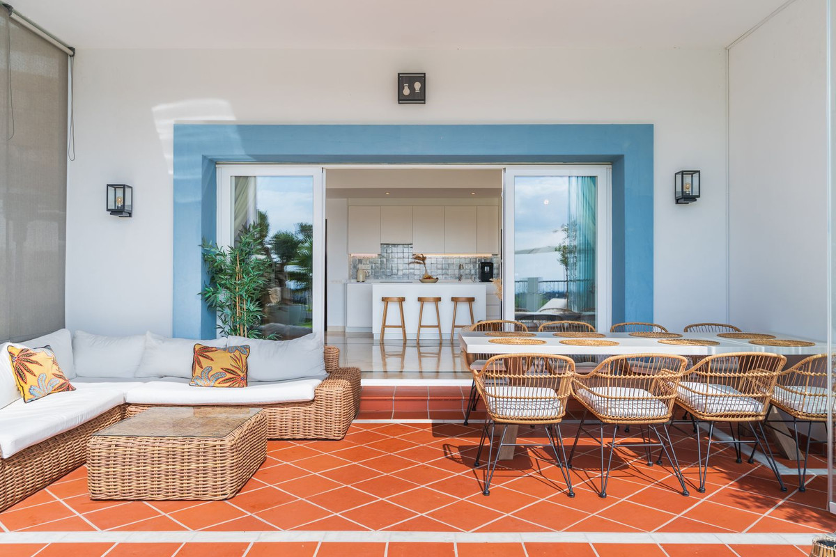3 Bed Apartment for sale in Benahavís Costa Del Sol, Málaga, Spain