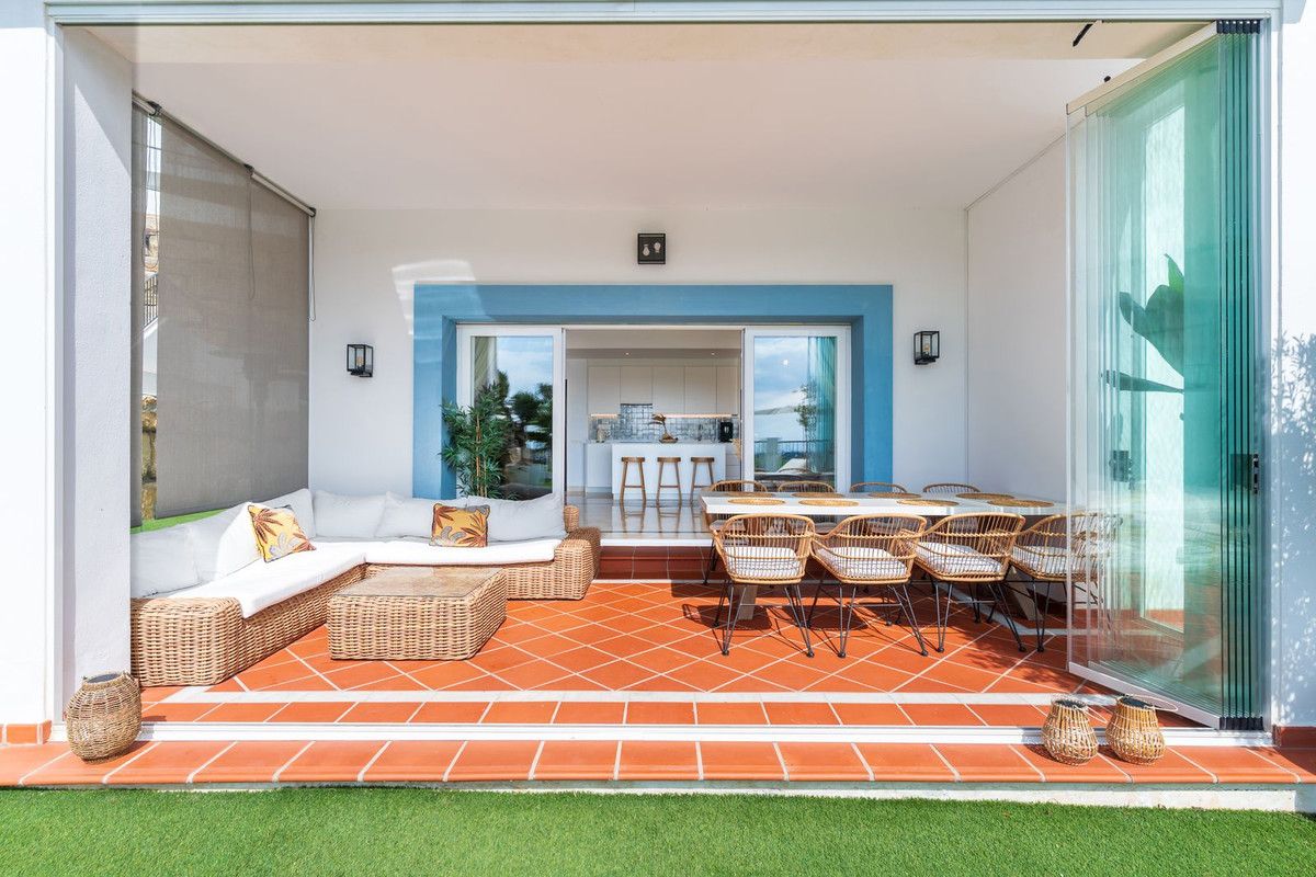 3 Bed Apartment for sale in Benahavís Costa Del Sol, Málaga, Spain