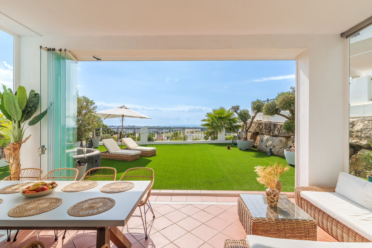 3 Bed Apartment for sale in Benahavís Costa Del Sol, Málaga, Spain