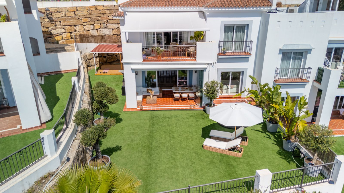 3 Bed Apartment for sale in Benahavís Costa Del Sol, Málaga, Spain