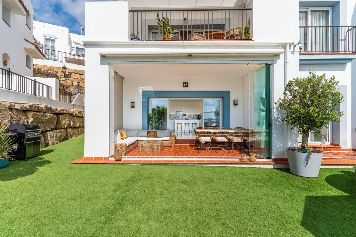 3 Bed Apartment for sale in Benahavís Costa Del Sol, Málaga, Spain