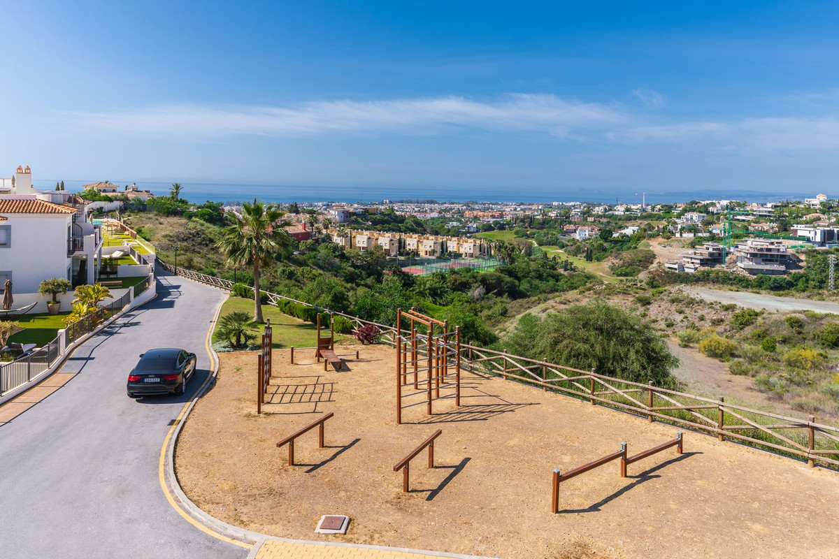 3 Bed Apartment for sale in Benahavís Costa Del Sol, Málaga, Spain