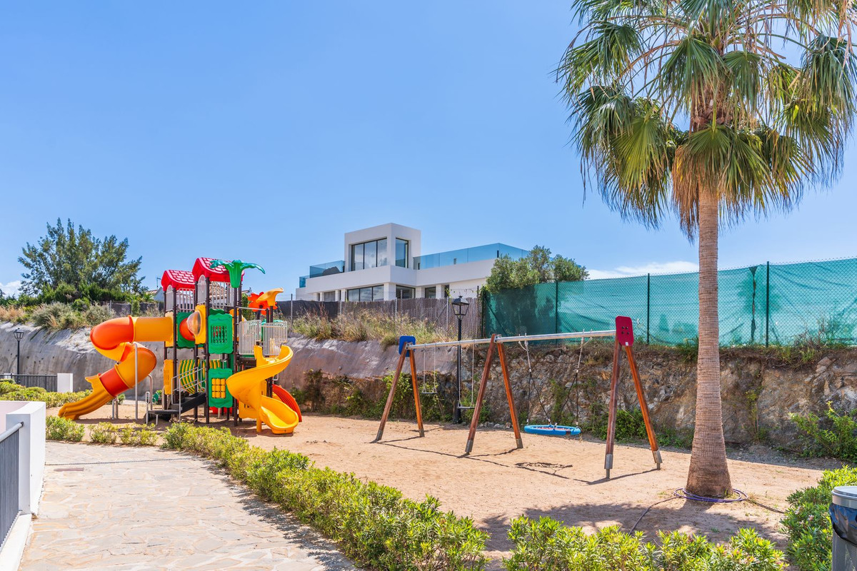 3 Bed Apartment for sale in Benahavís Costa Del Sol, Málaga, Spain