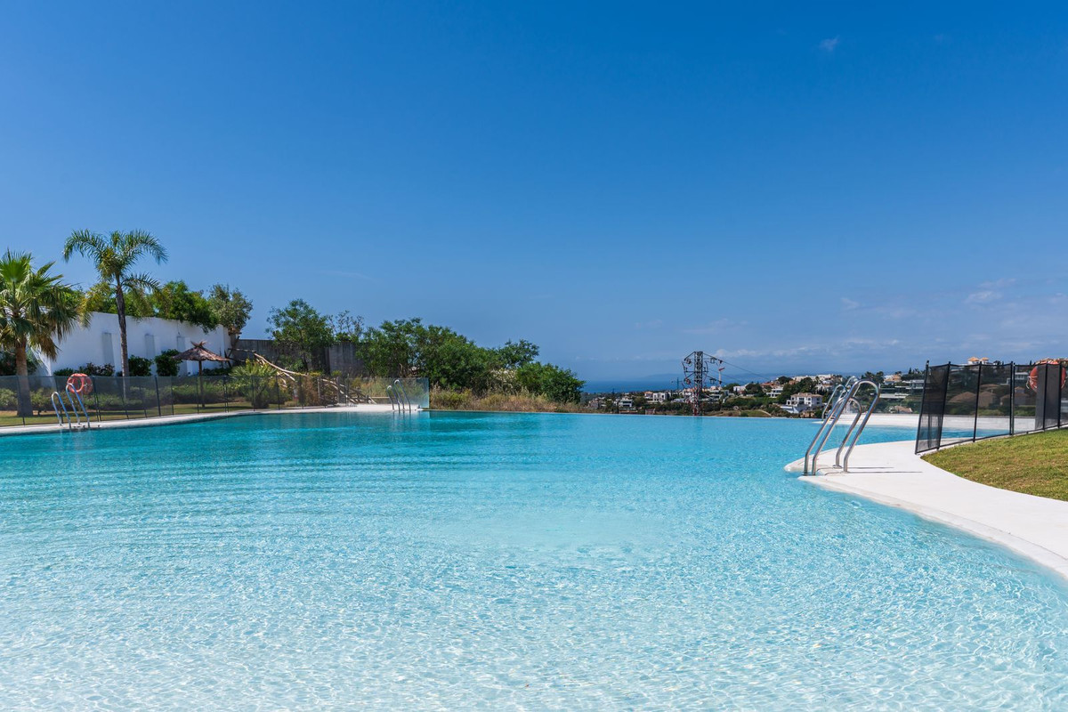 3 Bed Apartment for sale in Benahavís Costa Del Sol, Málaga, Spain