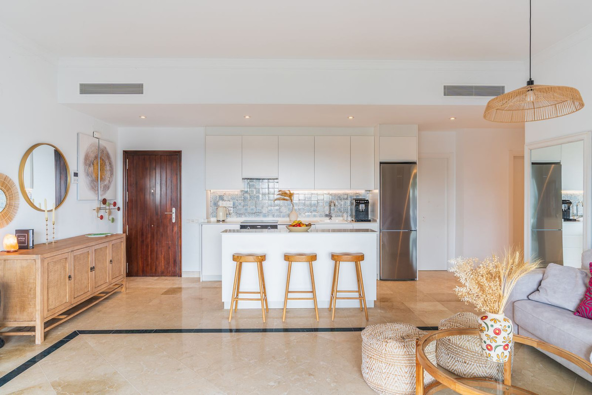 3 Bed Apartment for sale in Benahavís Costa Del Sol, Málaga, Spain