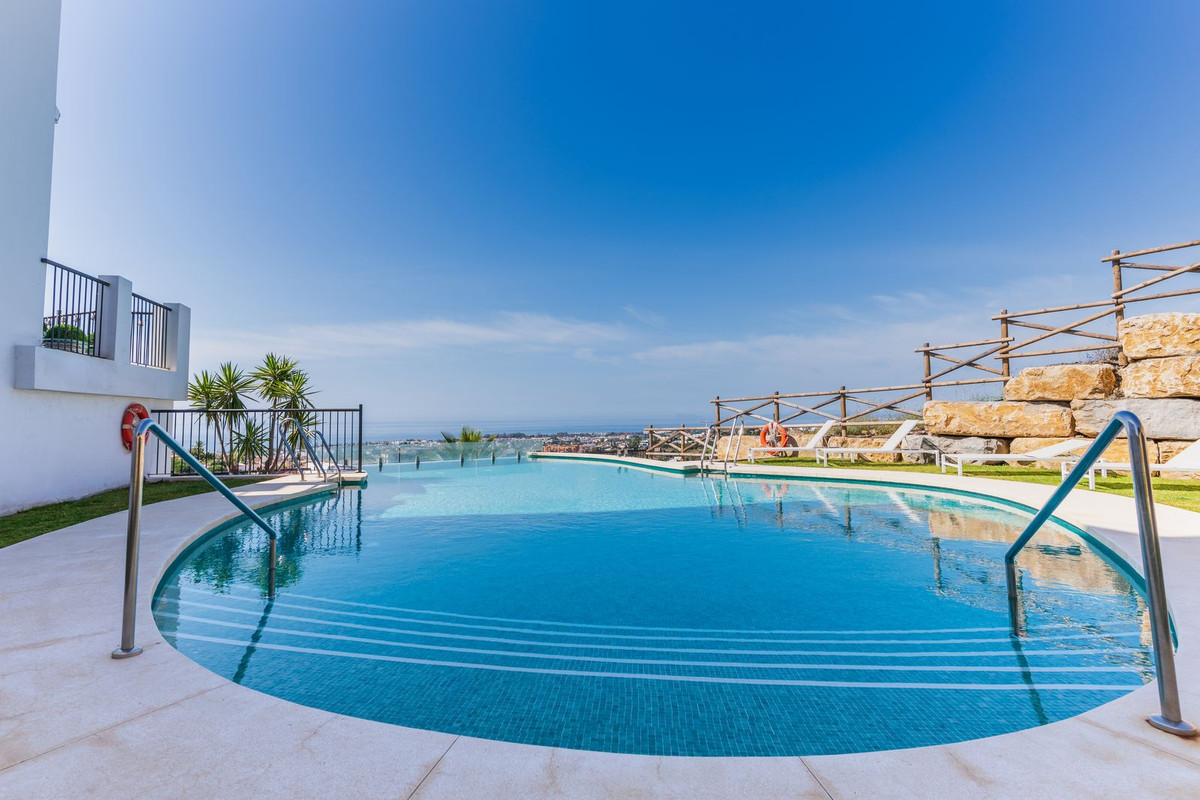 3 Bed Apartment for sale in Benahavís Costa Del Sol, Málaga, Spain