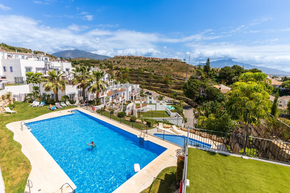 3 Bed Apartment for sale in Benahavís Costa Del Sol, Málaga, Spain
