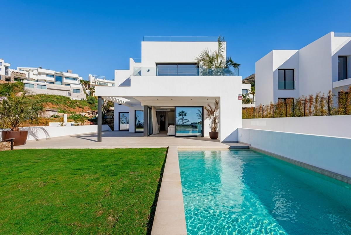 4 Bed Townhouse for sale in Mijas Costa Del Sol, Málaga, Spain