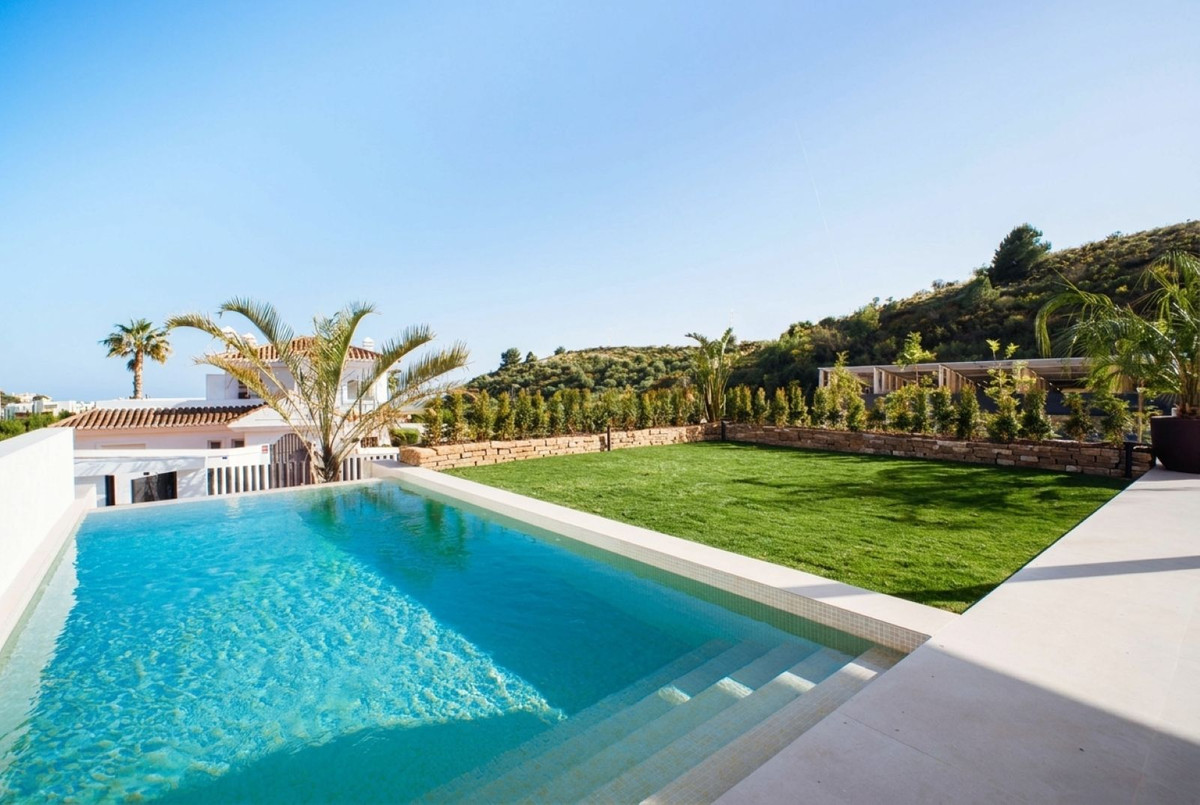 4 Bed Townhouse for sale in Mijas Costa Del Sol, Málaga, Spain