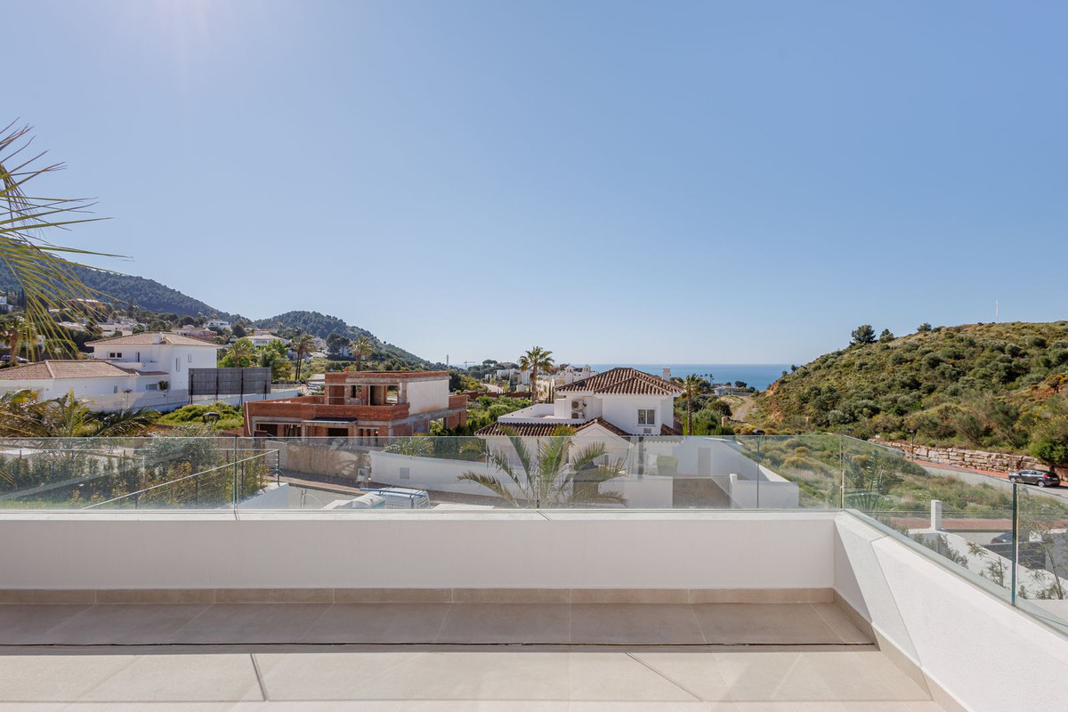 4 Bed Townhouse for sale in Mijas Costa Del Sol, Málaga, Spain