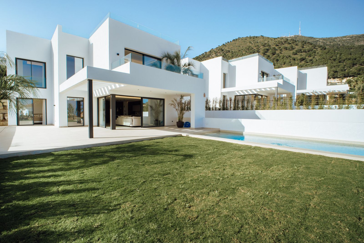4 Bed Townhouse for sale in Mijas Costa Del Sol, Málaga, Spain