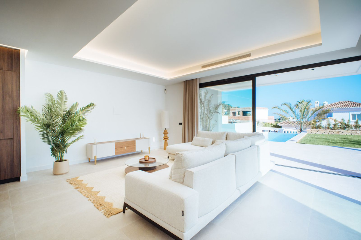 4 Bed Townhouse for sale in Mijas Costa Del Sol, Málaga, Spain