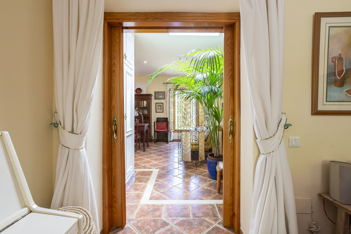 4 Bed Townhouse for sale in Coín Costa Del Sol, Málaga, Spain