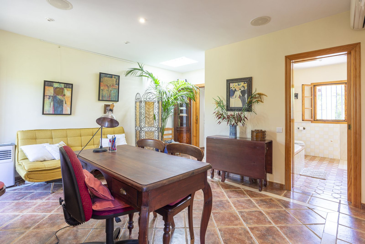 4 Bed Townhouse for sale in Coín Costa Del Sol, Málaga, Spain