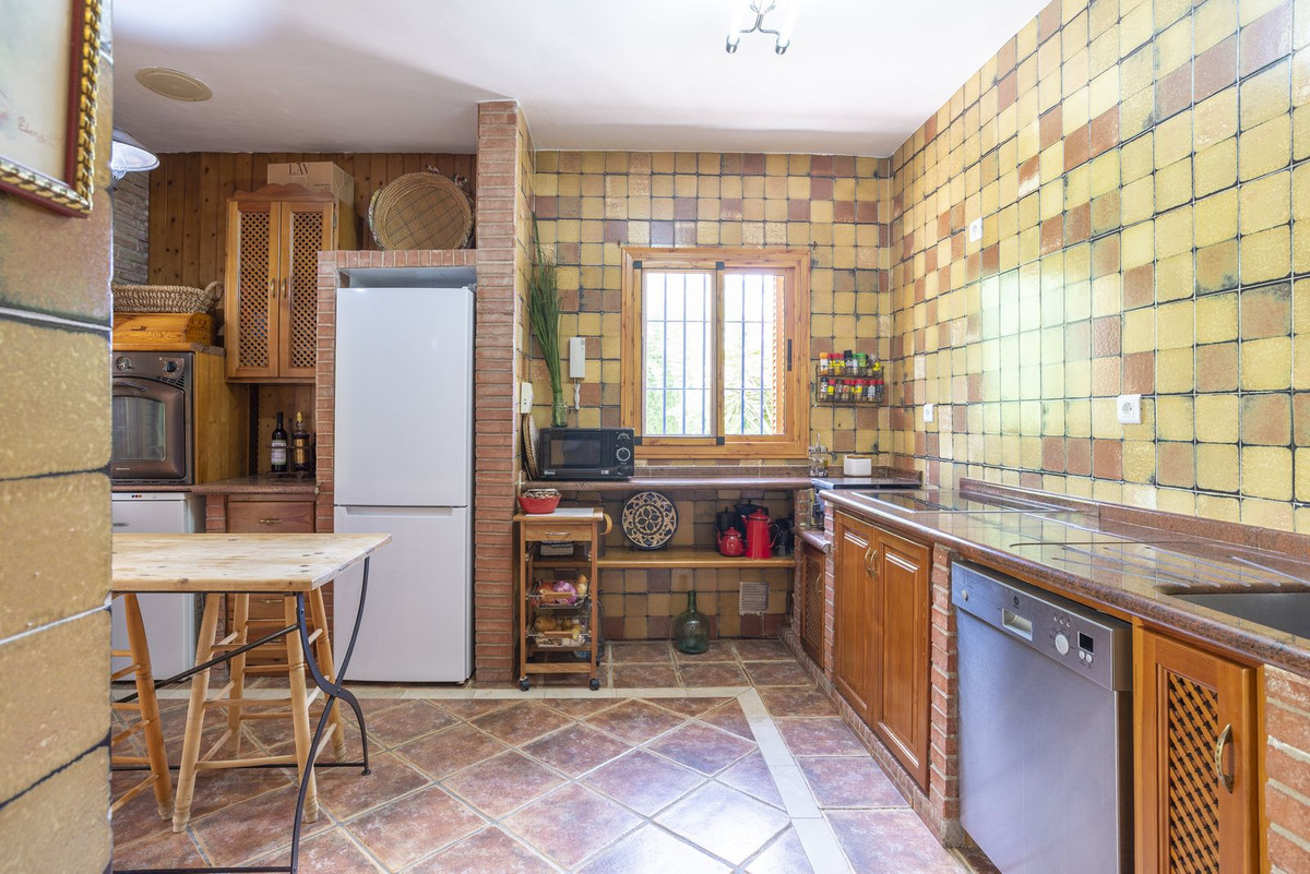 4 Bed Townhouse for sale in Coín Costa Del Sol, Málaga, Spain