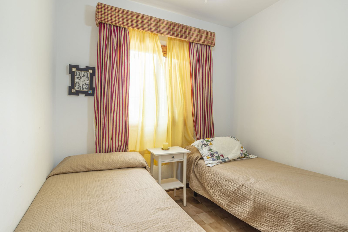4 Bed Townhouse for sale in Coín Costa Del Sol, Málaga, Spain