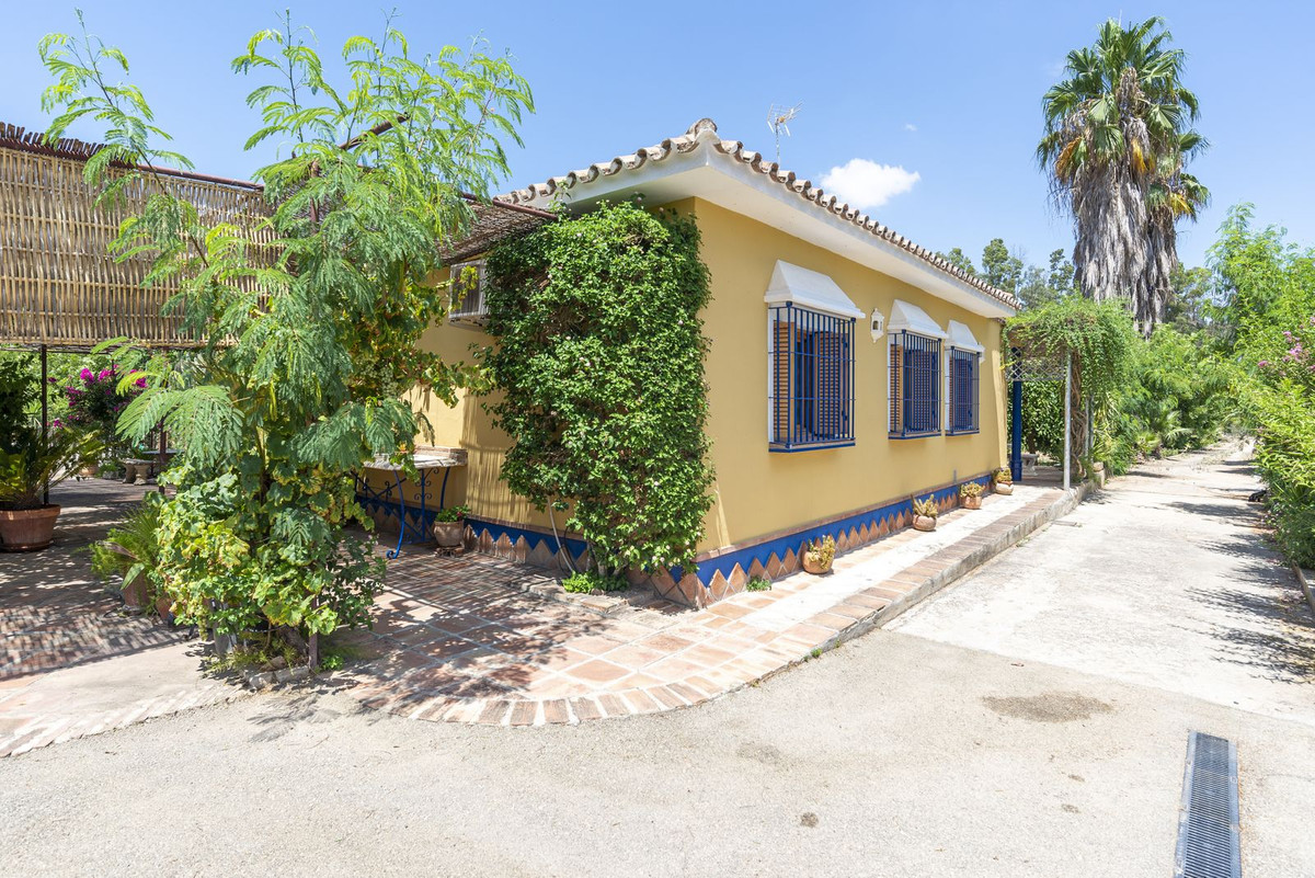 4 Bed Townhouse for sale in Coín Costa Del Sol, Málaga, Spain