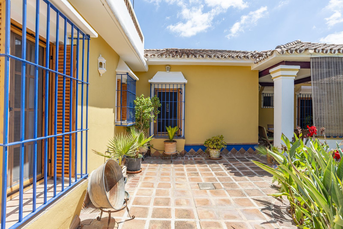 4 Bed Townhouse for sale in Coín Costa Del Sol, Málaga, Spain
