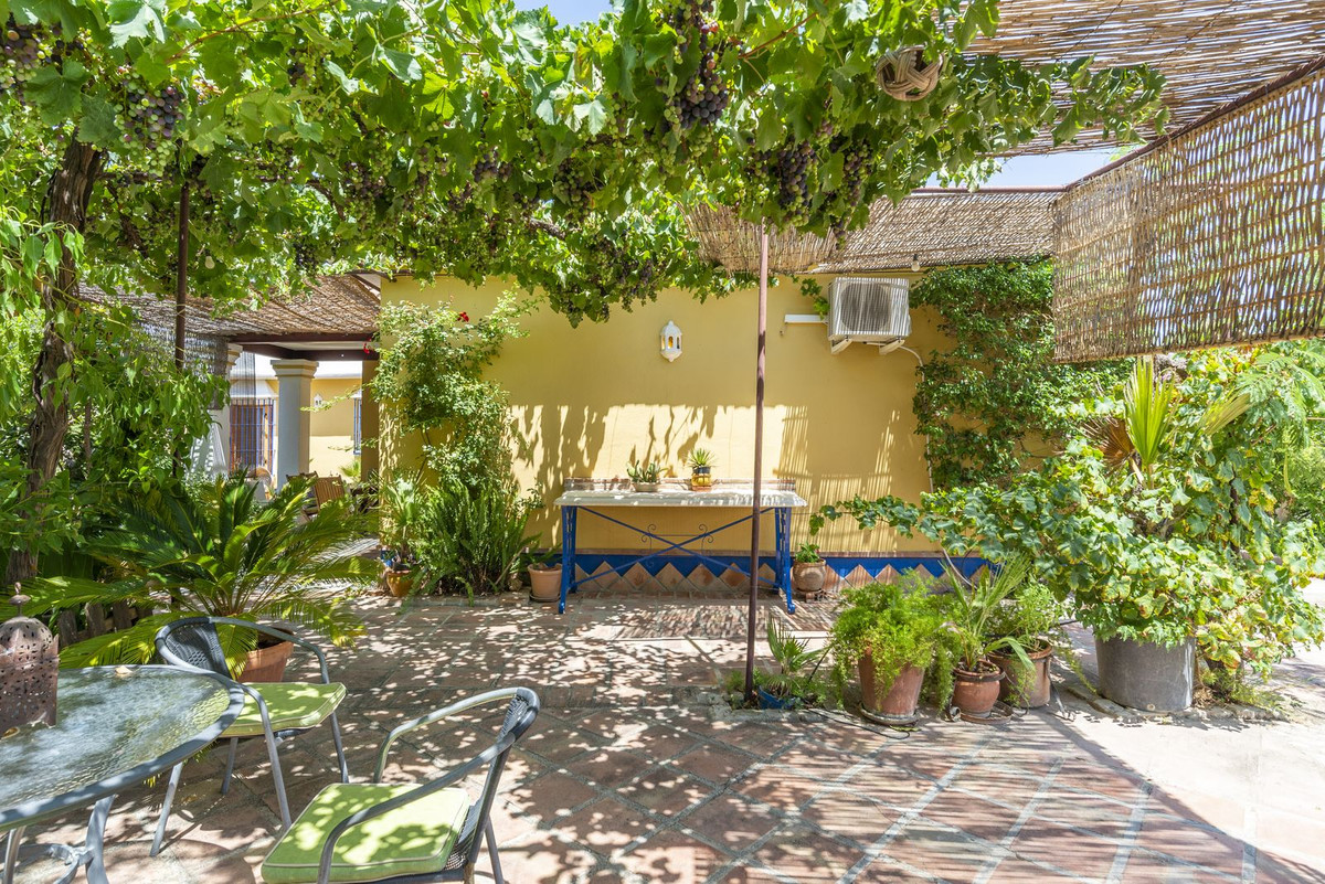 4 Bed Townhouse for sale in Coín Costa Del Sol, Málaga, Spain