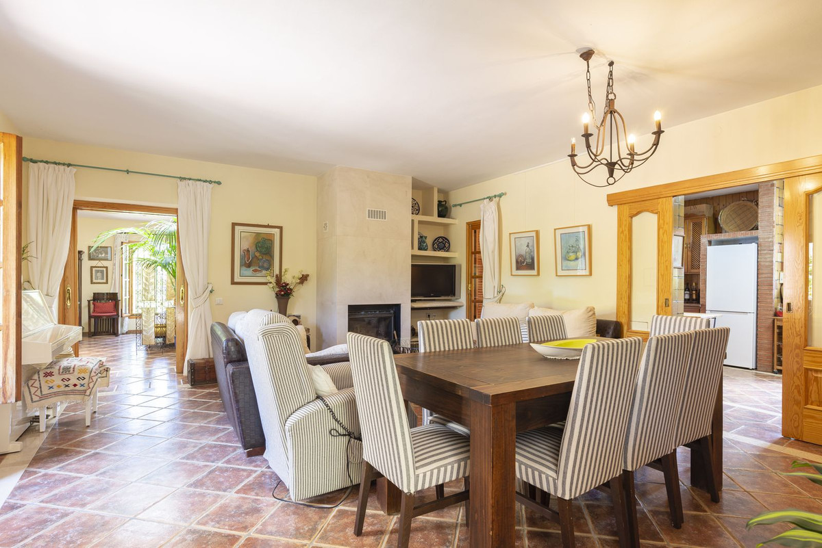 4 Bed Townhouse for sale in Coín Costa Del Sol, Málaga, Spain