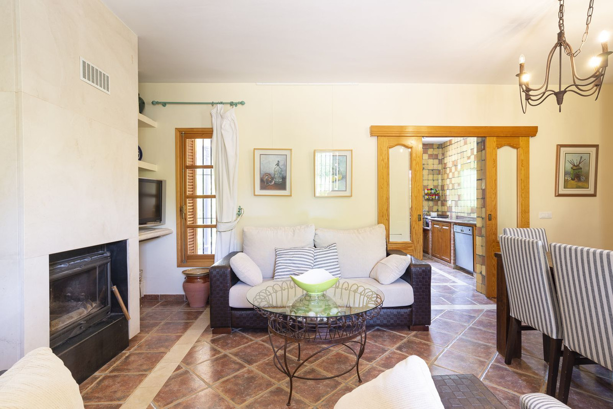 4 Bed Townhouse for sale in Coín Costa Del Sol, Málaga, Spain