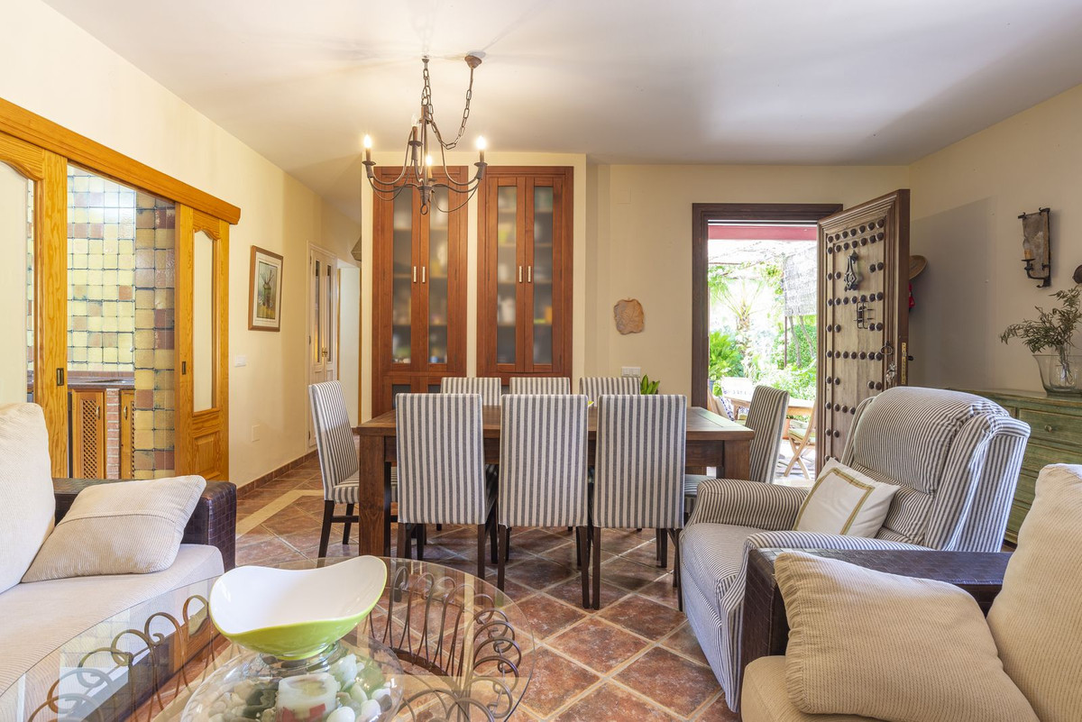 4 Bed Townhouse for sale in Coín Costa Del Sol, Málaga, Spain