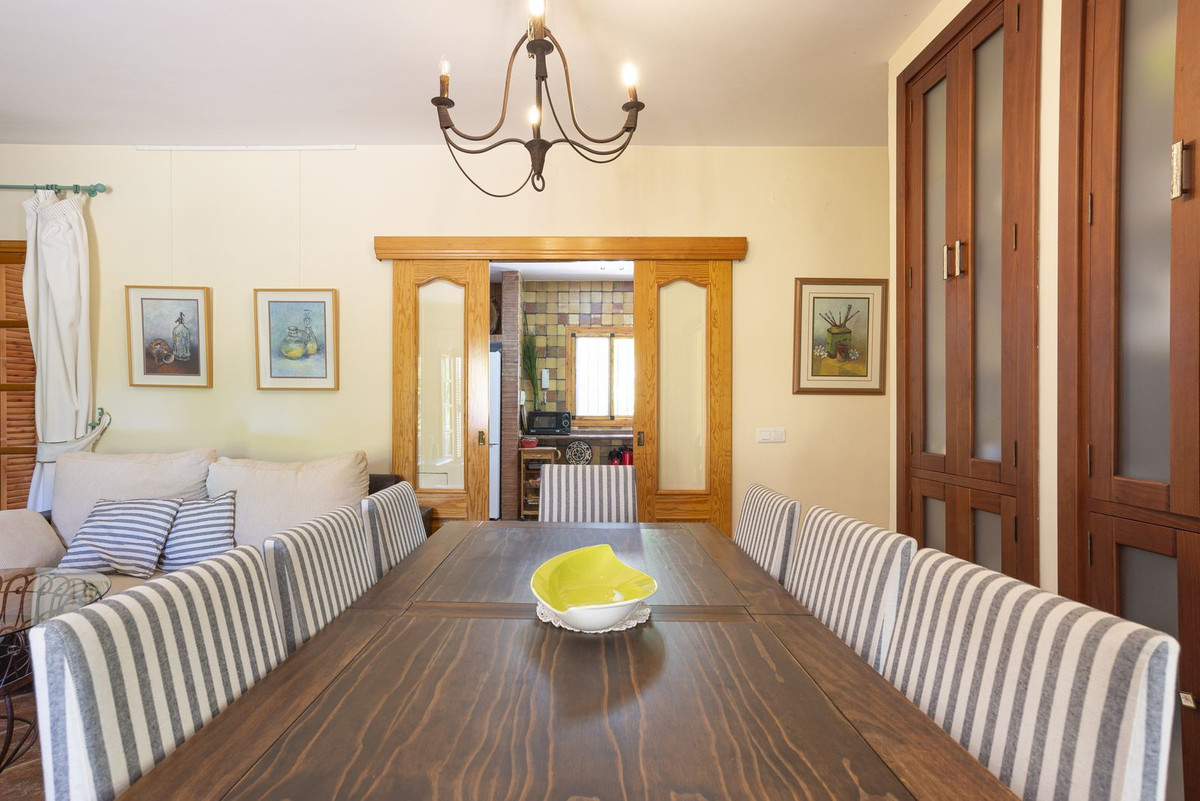 4 Bed Townhouse for sale in Coín Costa Del Sol, Málaga, Spain