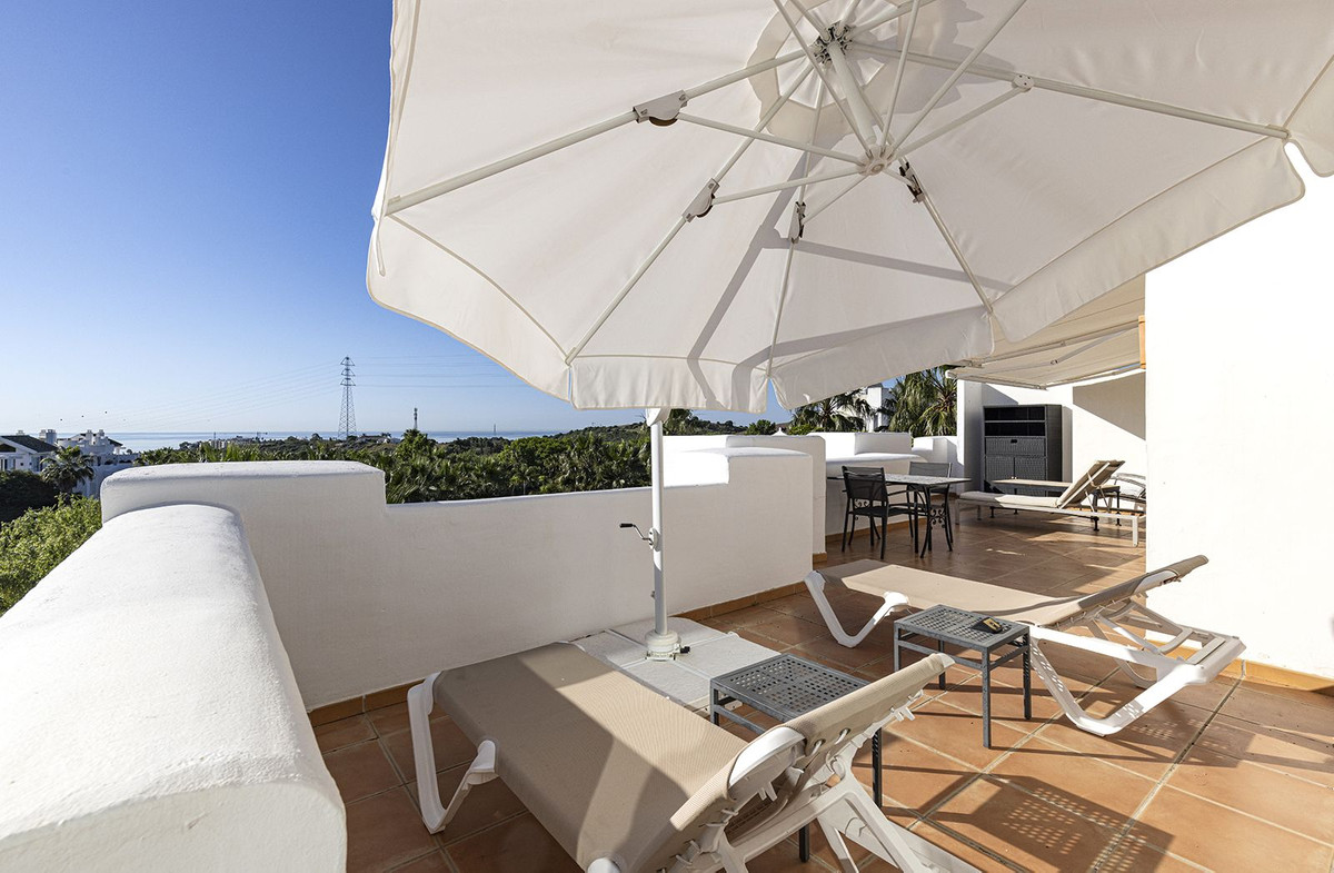 2 Bed Apartment for sale in Casares Costa Del Sol, Málaga, Spain