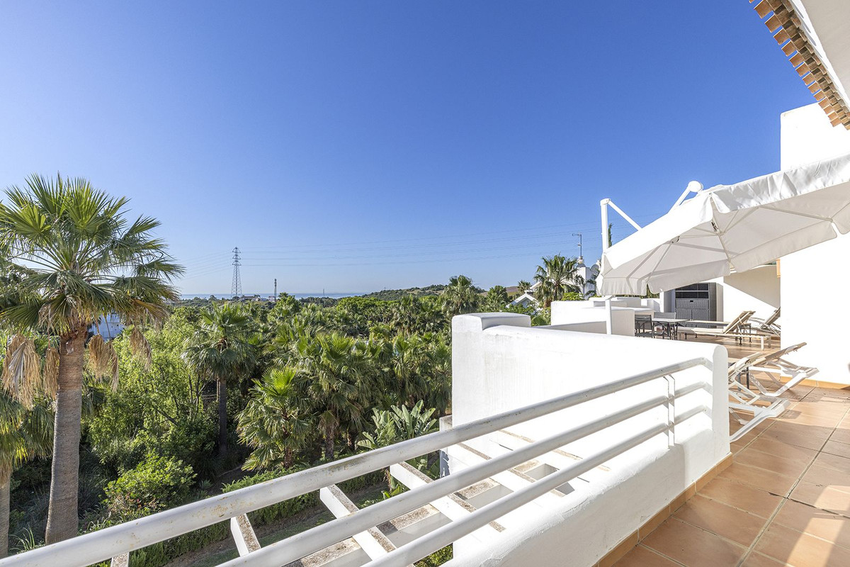 2 Bed Apartment for sale in Casares Costa Del Sol, Málaga, Spain