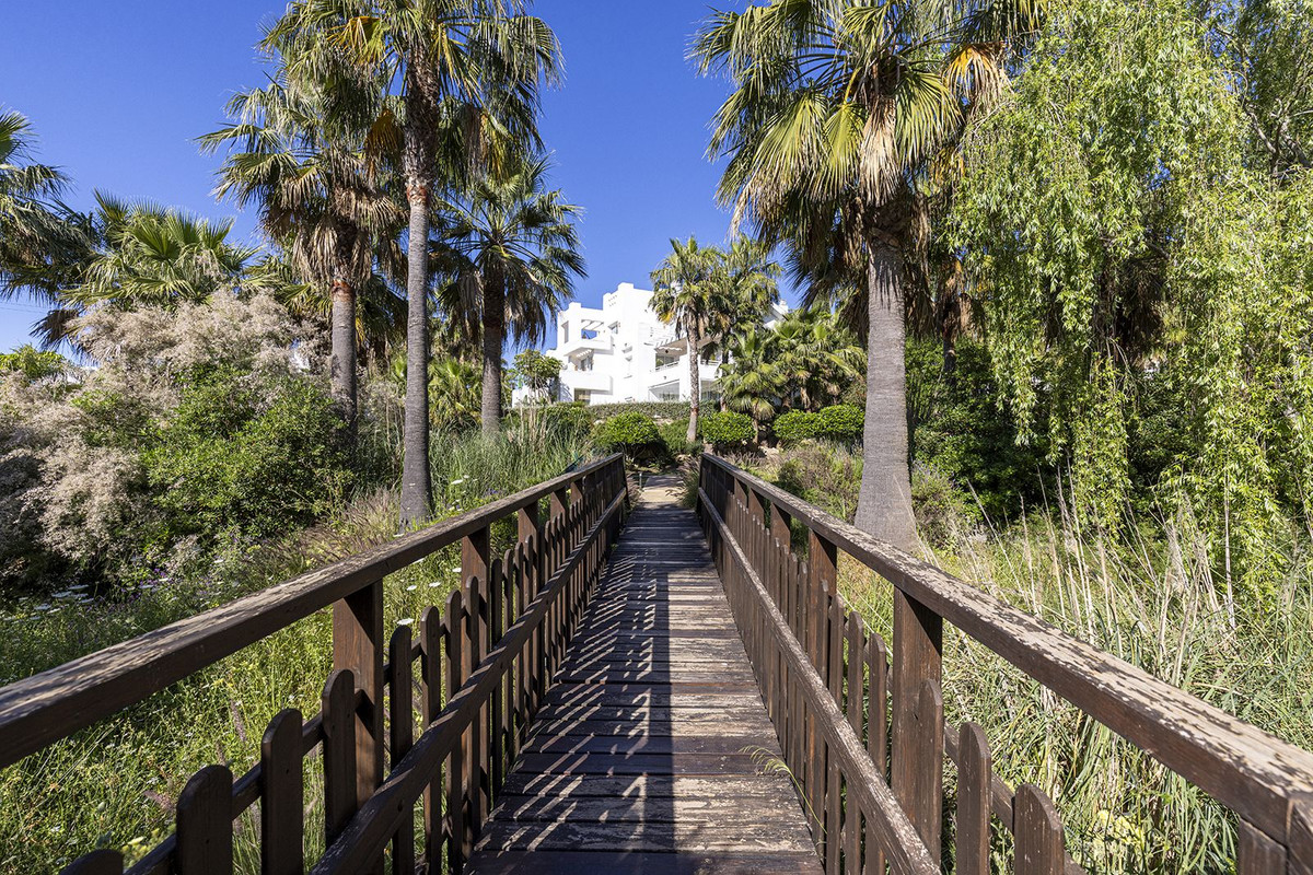 2 Bed Apartment for sale in Casares Costa Del Sol, Málaga, Spain