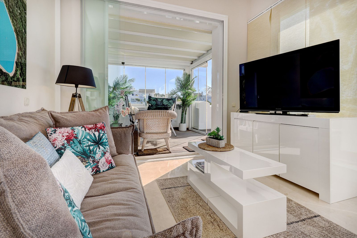 2 Bed Apartment for sale in Casares Costa Del Sol, Málaga, Spain