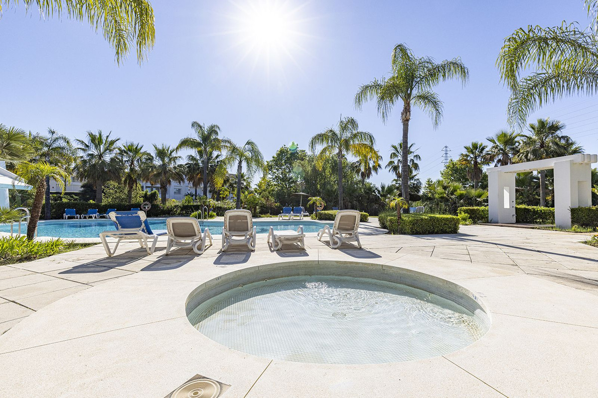 2 Bed Apartment for sale in Casares Costa Del Sol, Málaga, Spain
