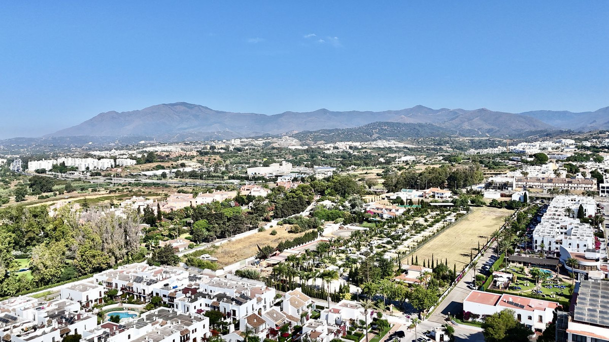 3 Bed Apartment for sale in Estepona Costa Del Sol, Málaga, Spain