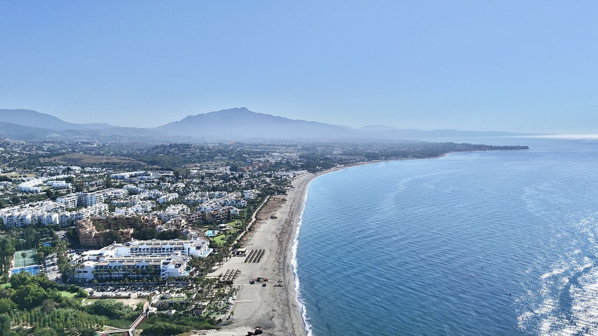 3 Bed Apartment for sale in Estepona Costa Del Sol, Málaga, Spain