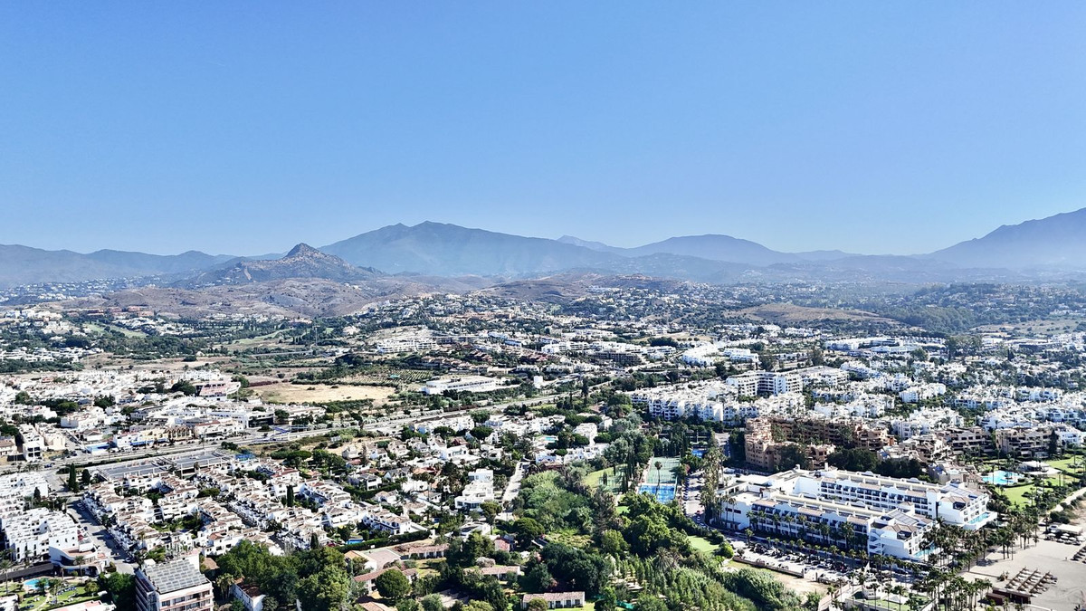 3 Bed Apartment for sale in Estepona Costa Del Sol, Málaga, Spain