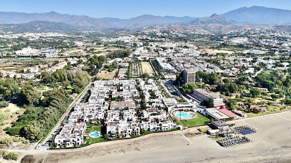 3 Bed Apartment for sale in Estepona Costa Del Sol, Málaga, Spain