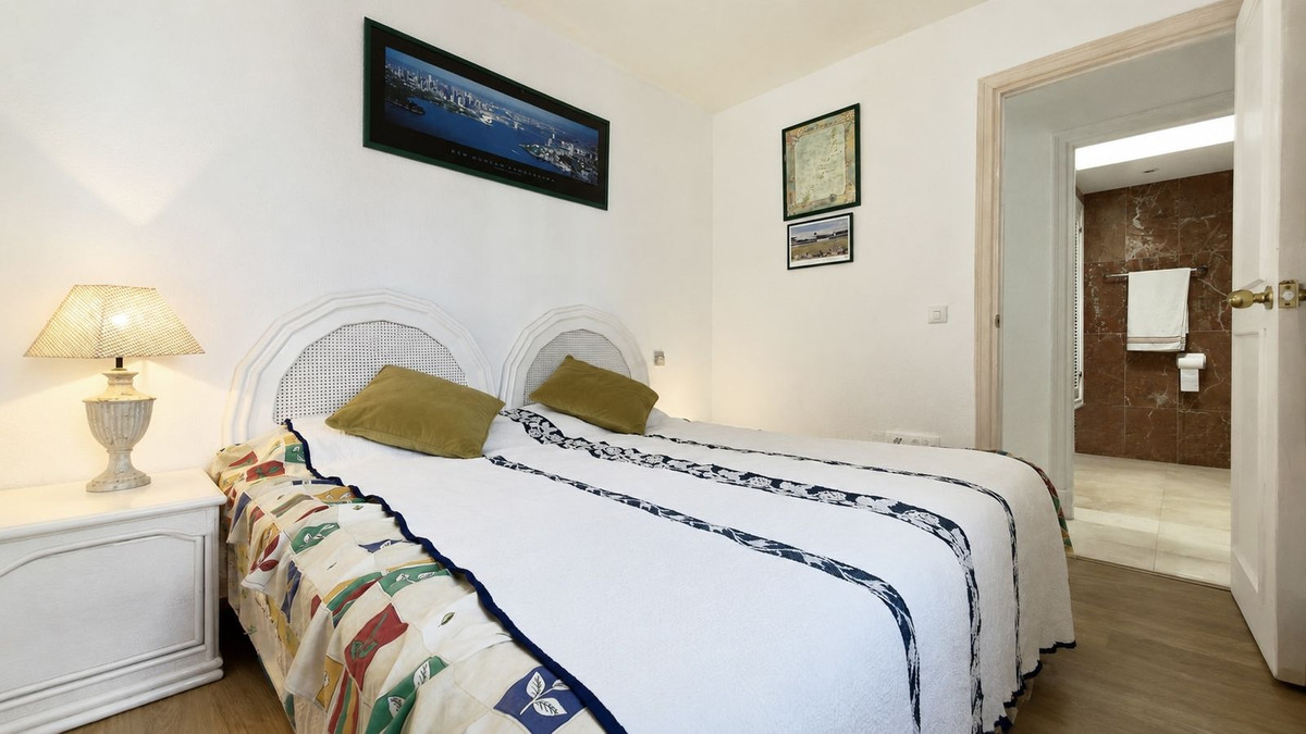 3 Bed Apartment for sale in Estepona Costa Del Sol, Málaga, Spain