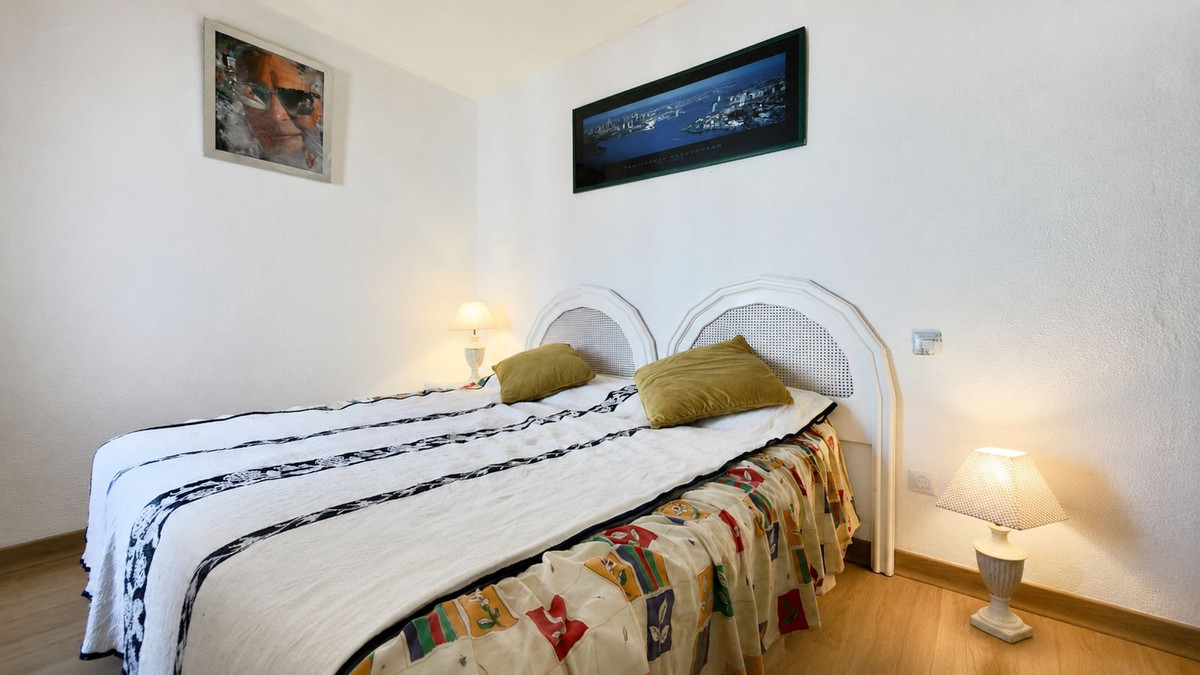 3 Bed Apartment for sale in Estepona Costa Del Sol, Málaga, Spain