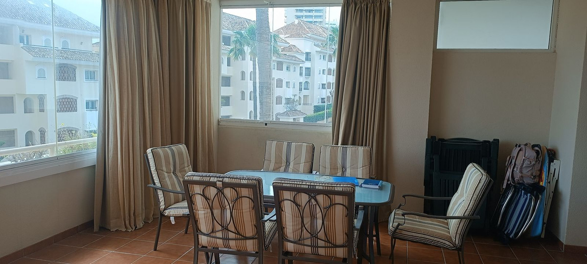 Se vende Apartamento Planta Media de 2 dormitorios en Costa Del Sol, Málaga, España