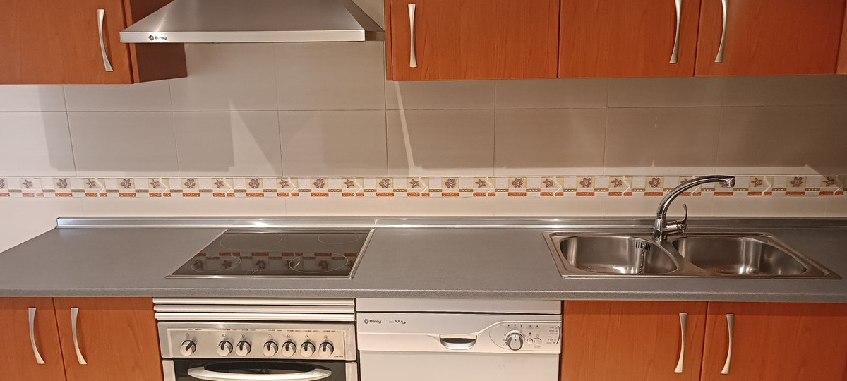 Se vende Apartamento Planta Media de 2 dormitorios en Costa Del Sol, Málaga, España
