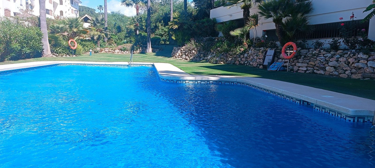 Se vende Apartamento Planta Media de 2 dormitorios en Costa Del Sol, Málaga, España