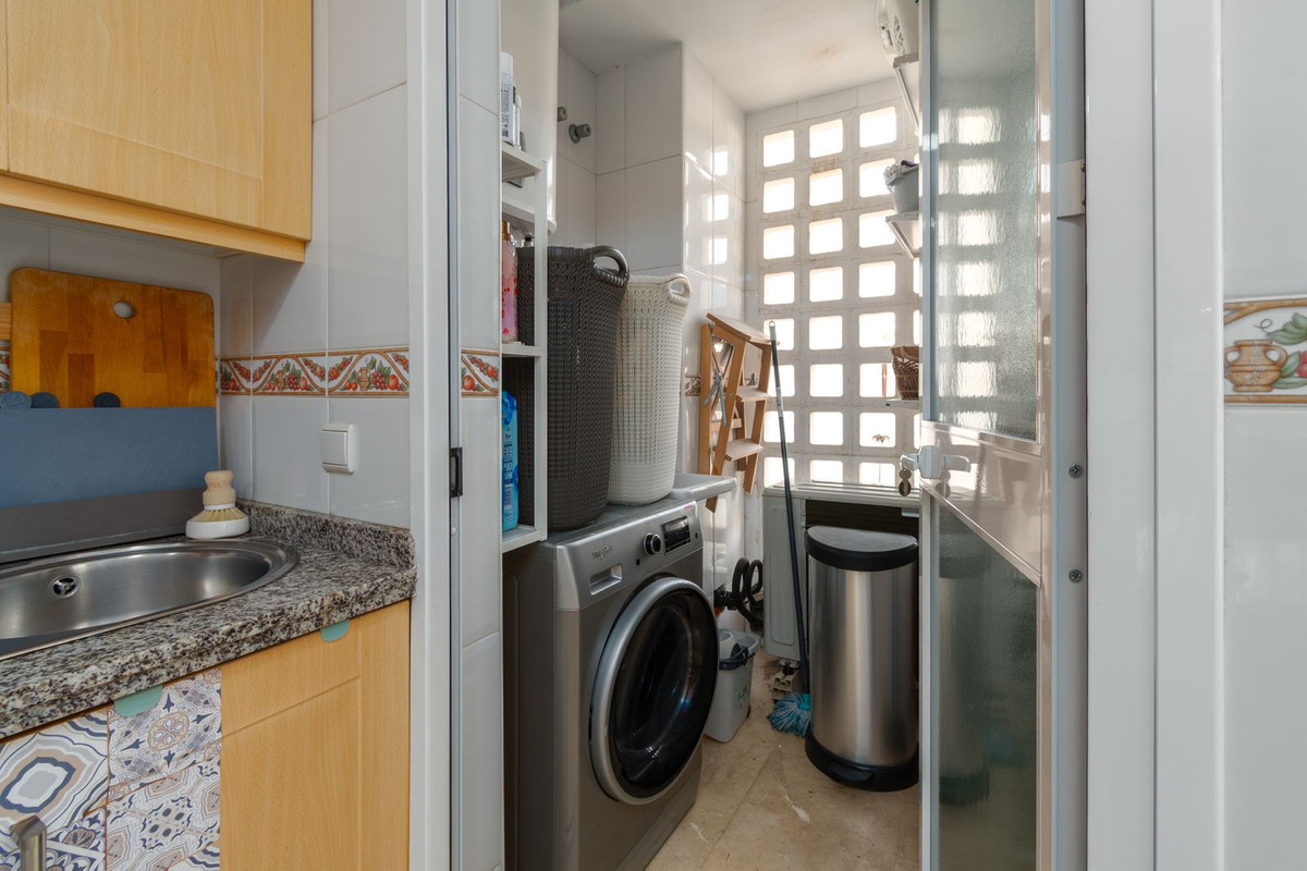 2 Bed Apartment for sale in Benalmadena Costa Del Sol, Málaga, Spain