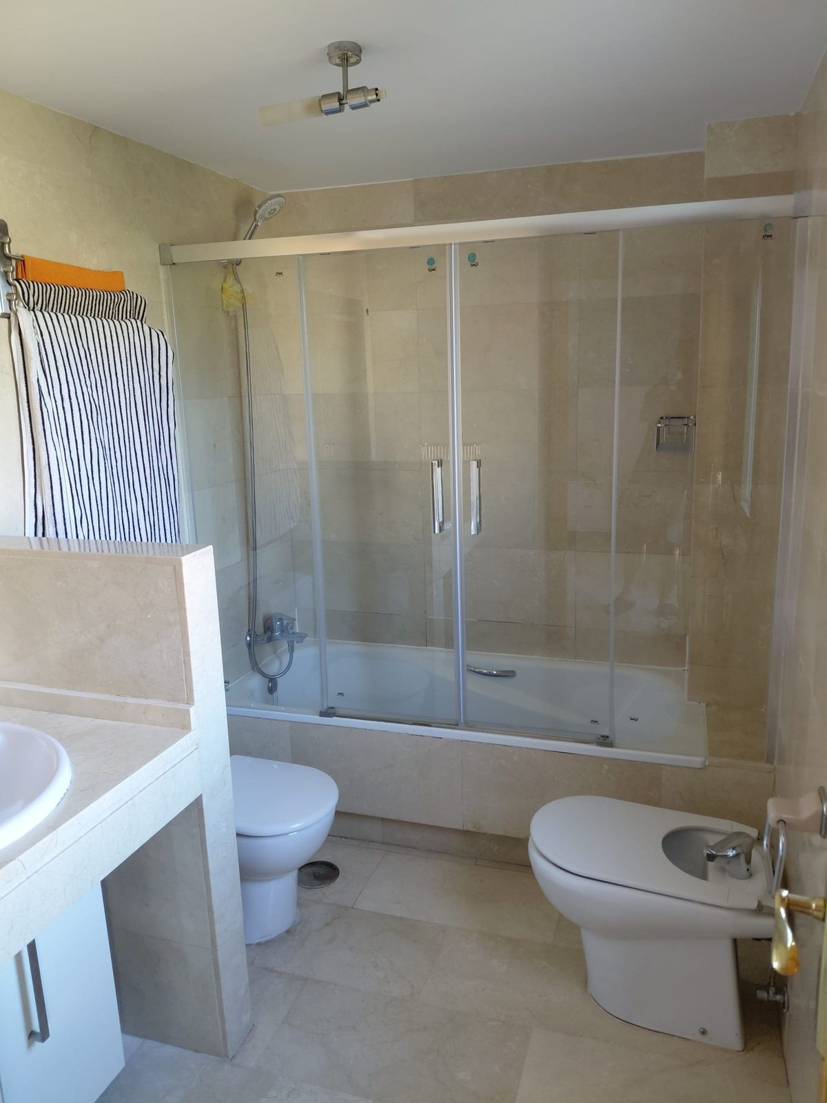 Se vende Apartamento Planta Baja de 2 dormitorios en Costa Del Sol, Málaga, España