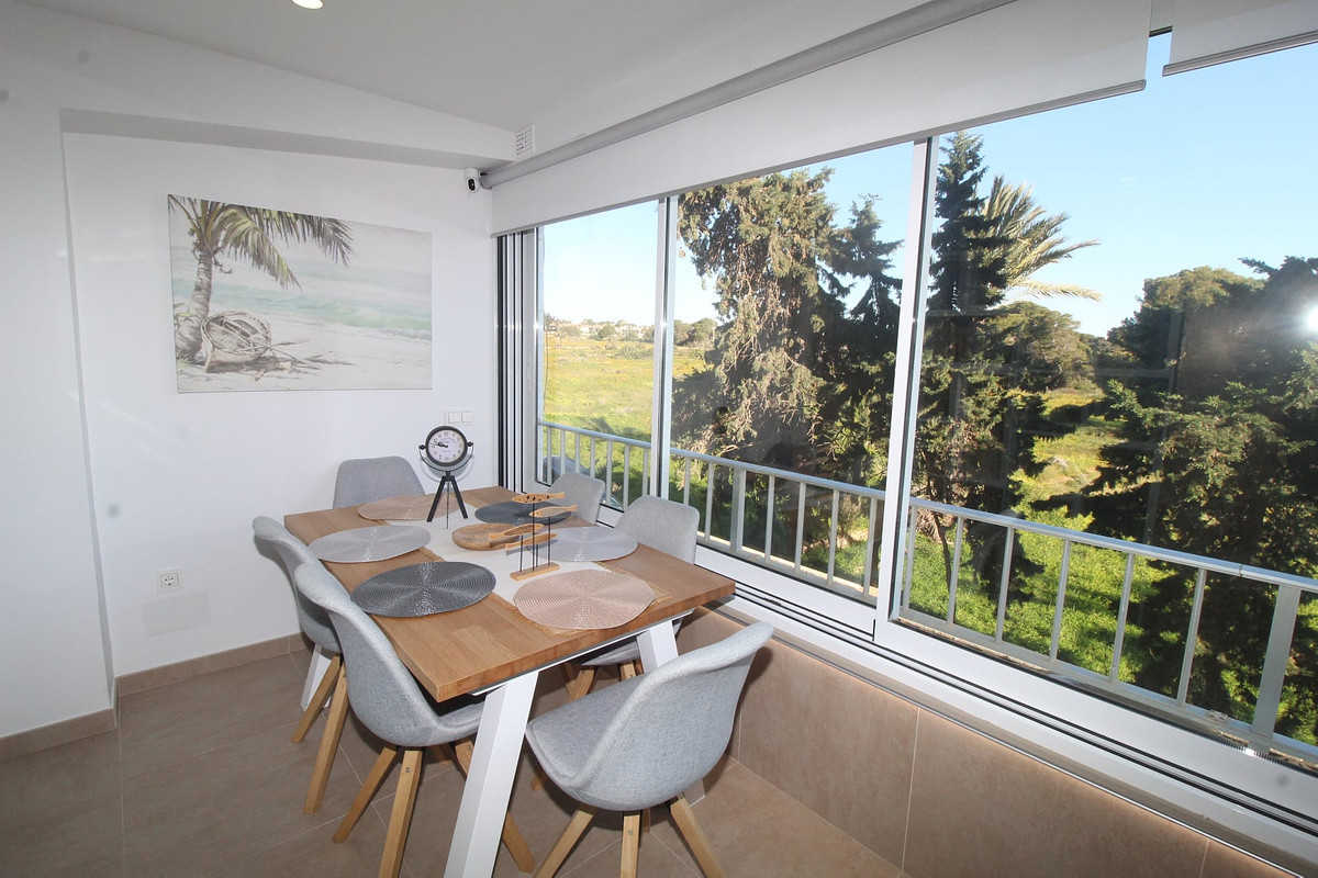 Se vende Apartamento Planta Media de 2 dormitorios en Costa Blanca, Alicante, España
