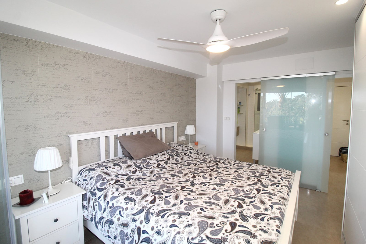 Se vende Apartamento Planta Media de 2 dormitorios en Costa Blanca, Alicante, España