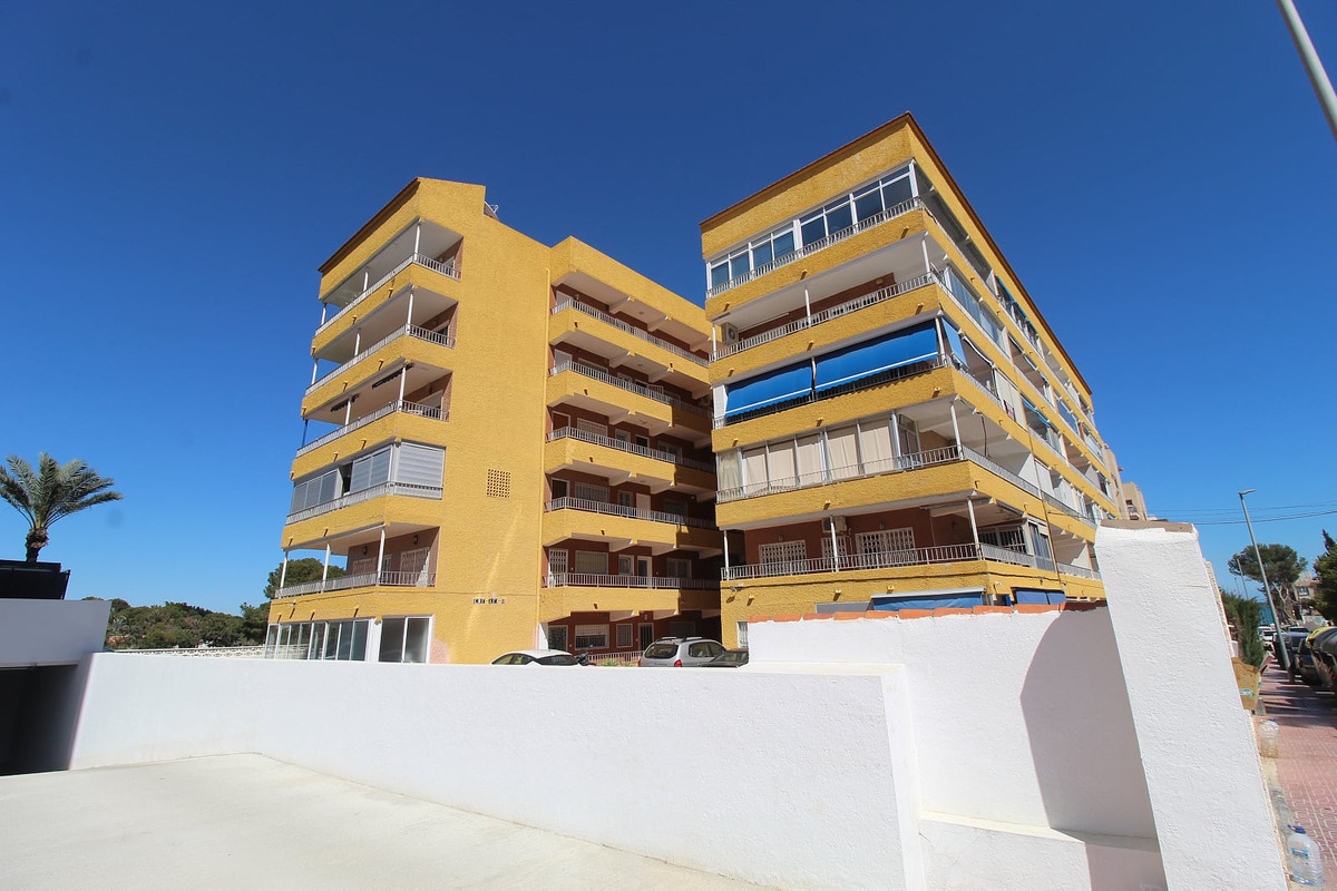 Se vende Apartamento Planta Media de 2 dormitorios en Costa Blanca, Alicante, España