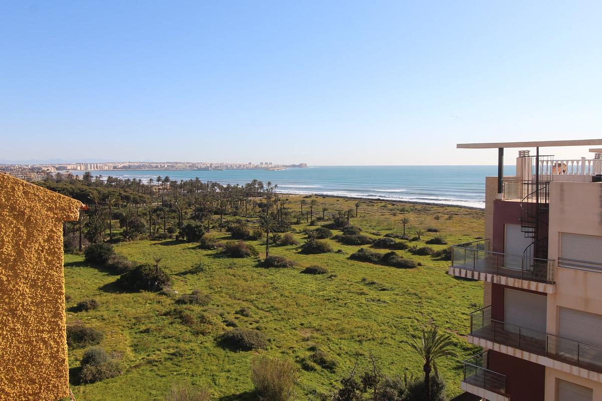 Se vende Apartamento Planta Media de 2 dormitorios en Costa Blanca, Alicante, España