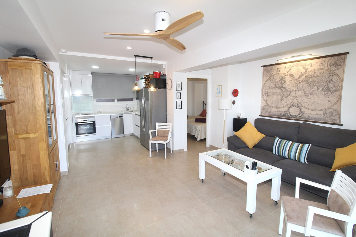 Se vende Apartamento Planta Media de 2 dormitorios en Costa Blanca, Alicante, España