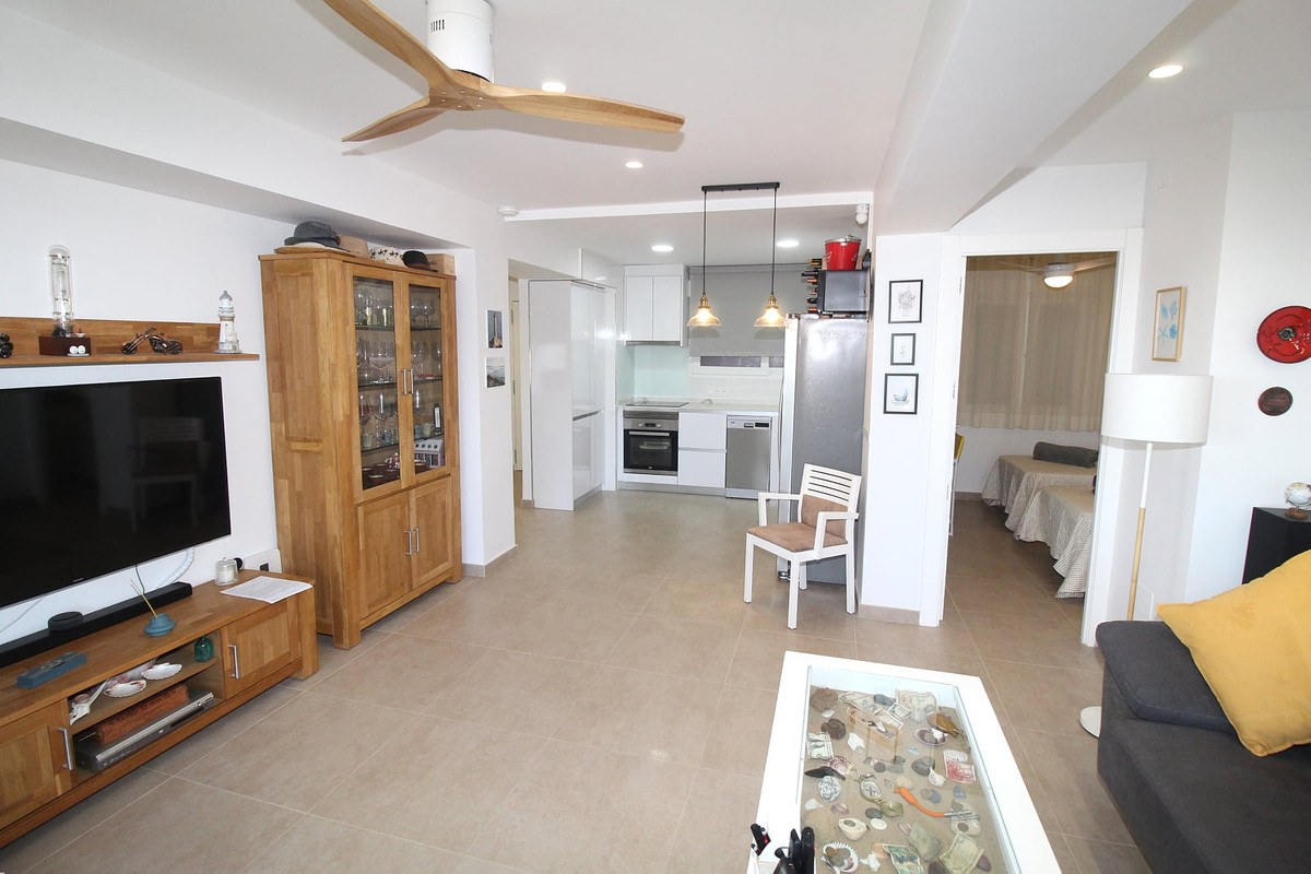 Se vende Apartamento Planta Media de 2 dormitorios en Costa Blanca, Alicante, España